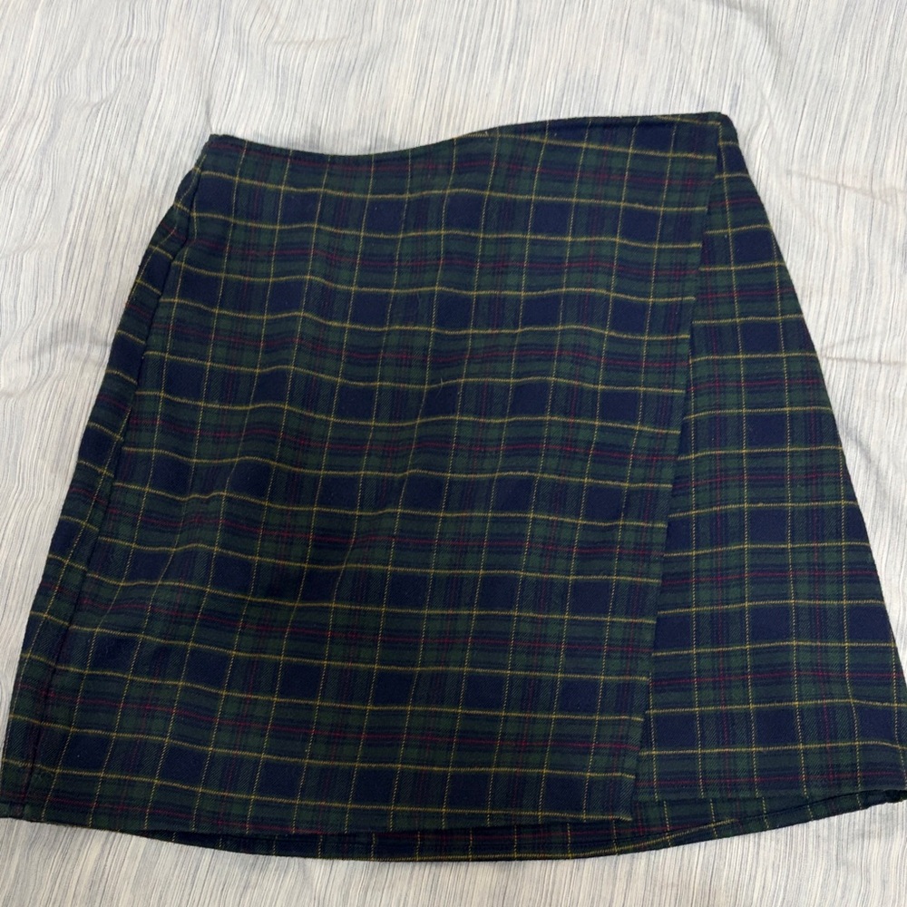 Hollister Plaid Mini Skirt Duo in Red and Black - Picture 2 of 9